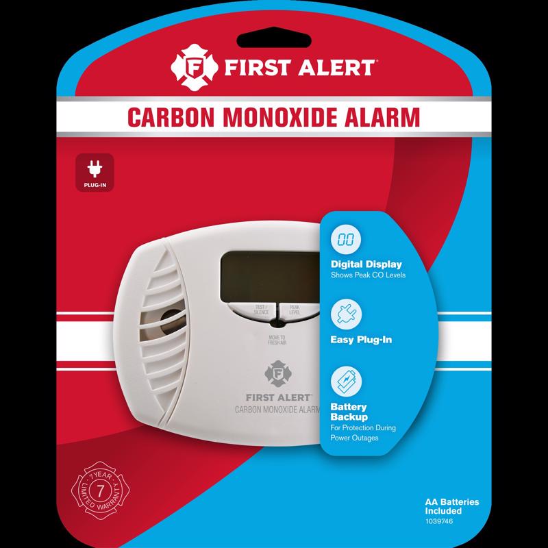 First Alert Dual-Power Carbon Monoxide Detector Alarm | Plug-In with Battery Backup and Digital Display, CO615